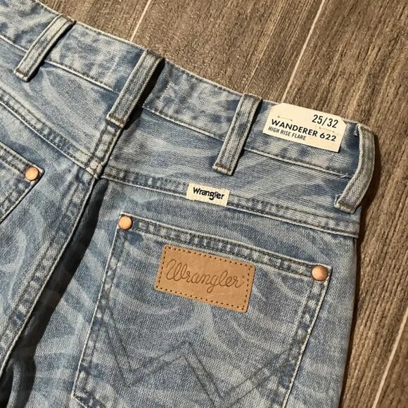 Wrangler Women's Wanderer 622 High Rise Flare Jeans Size 25x32 NWT - Picture 4 of 4